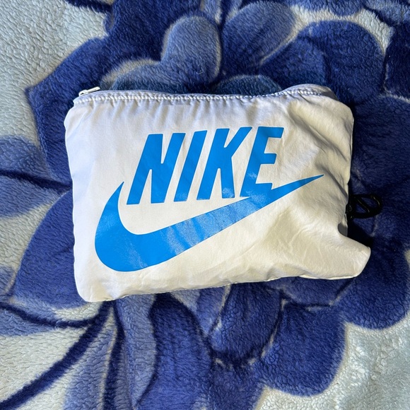 Vintage Nike 1/2 zip packable windbreaker jacket - Picture 3 of 7